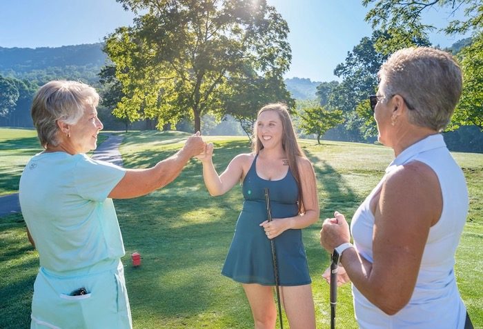 women golfing together at Springdale resort